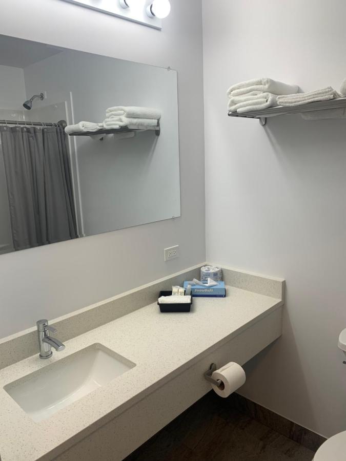 Nor Villa Hotel Winnipeg Zewnętrze zdjęcie